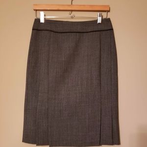 Classiques Entier Gray Skirt Suit Size 0